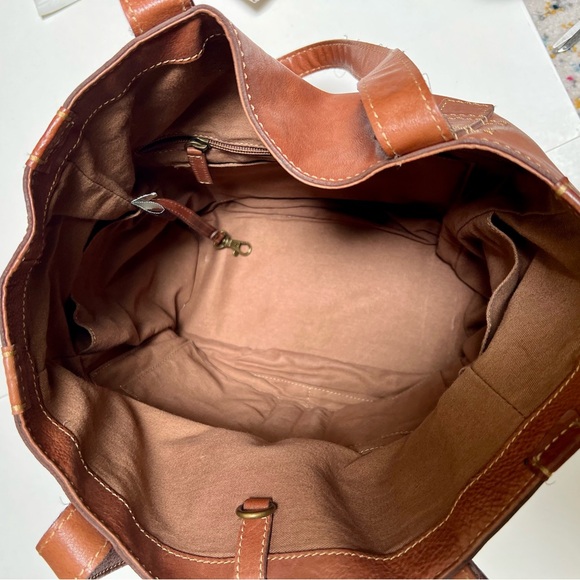 FRYE Mindy Leather Pocket Tote, EUC - Picture 8 of 13